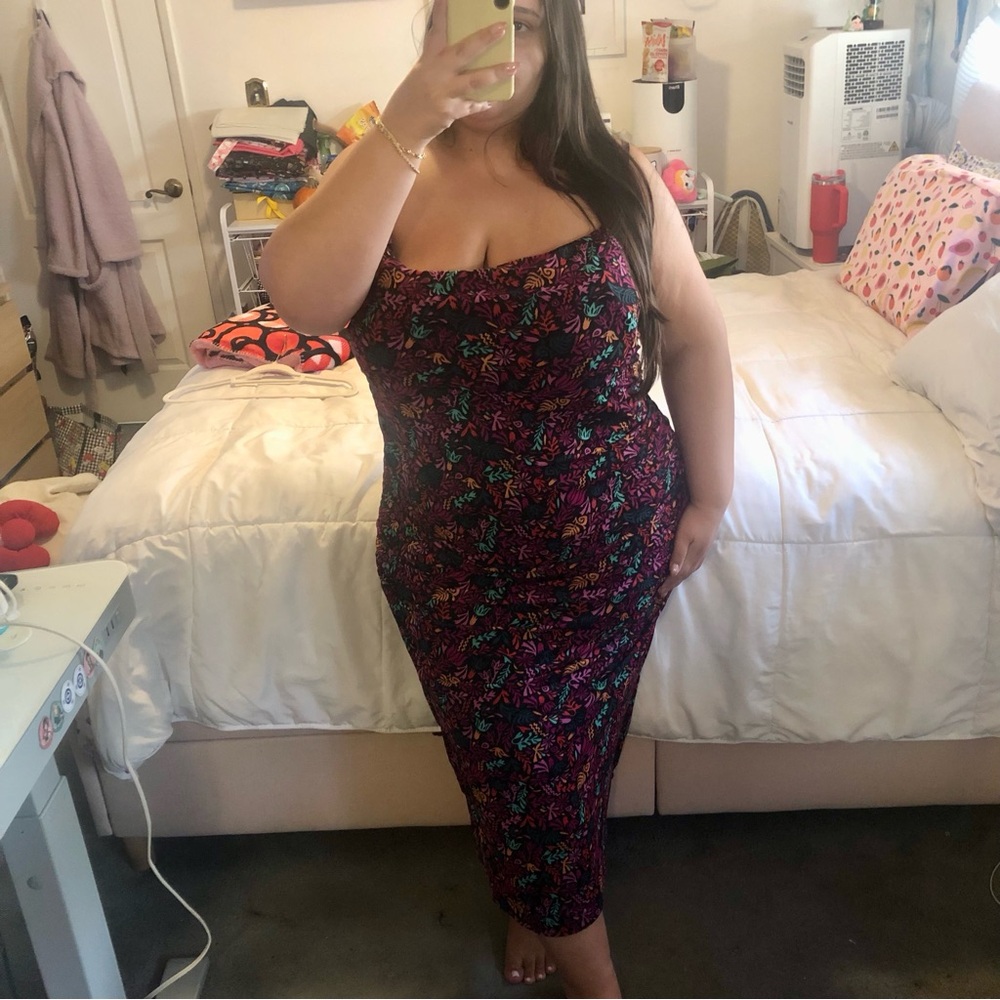 Stunning Ava & Viv multi-coloured floral midi dress